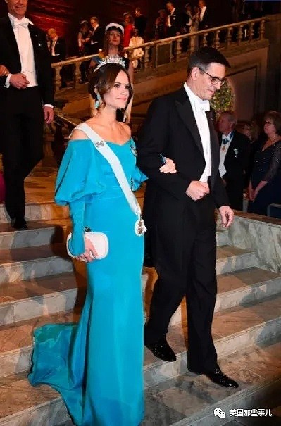 当年嫁入瑞典王室的'不雅'王妃跑去支援医生！曾不待见的瑞典民众，现在也开始夸了（组图） - 43