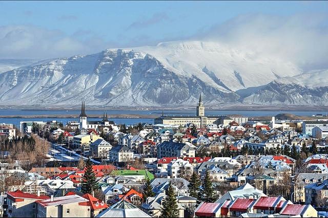 疫情下的冰岛 | 200人就有1人确诊，感染率几乎全球最高