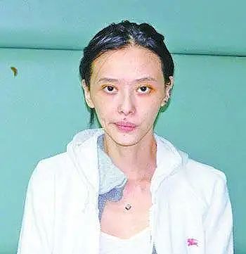 她是MV女王，因吸毒三度入狱患癌切肠，今与小15岁老公秀恩爱瘦成竹竿（组图） - 7