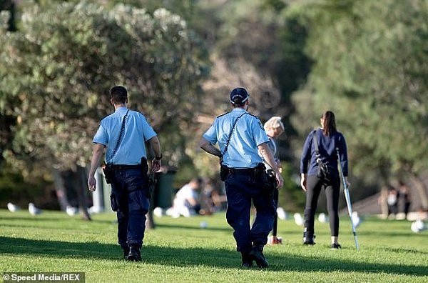 近半受访者不赞成放宽限制！众多澳人肯定抗疫措施，但经济影响担忧加剧（组图） - 2