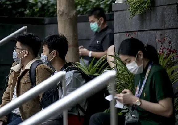 中国留学生哭诉：核酸检测堪称酷刑！10天高烧全靠自身免疫力！（组图） - 2