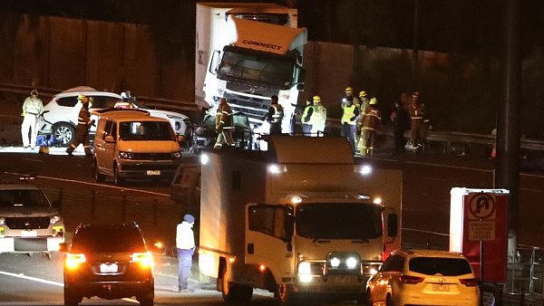 一死者身份公布！墨市晚高峰惨烈撞车事故，4警员殉职，超速保时捷司机自首（组图） - 10