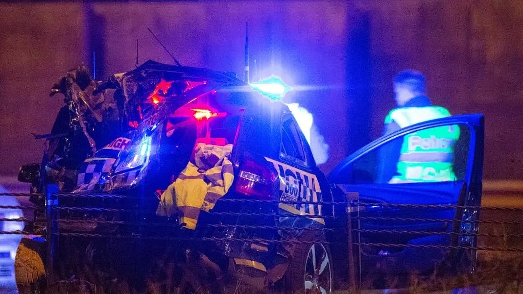 悲痛！4名墨尔本警察牺牲，飙车的保时捷司机竟拍照发贴后徒步逃走，维州警方执法行动史上最大伤亡 - 11