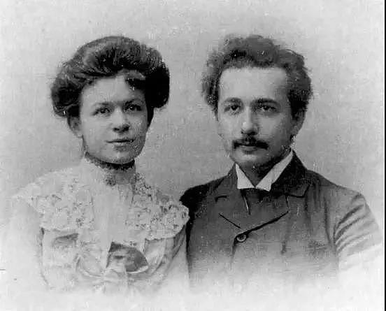 爱因斯坦：多次出轨，情妇无数，与妻子立下的不平等条约更为离谱