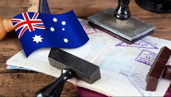 美国暂停受理永居居民签证，市场猜测澳大利亚会否跟进？ - 2