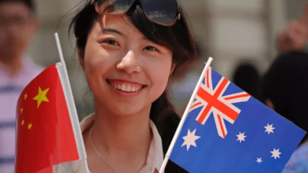 “禁止所有移民”，韩森又开炮了！超4000名澳洲人支持驱赶华人，多名华人连遇攻击，警察连来都不来 - 24