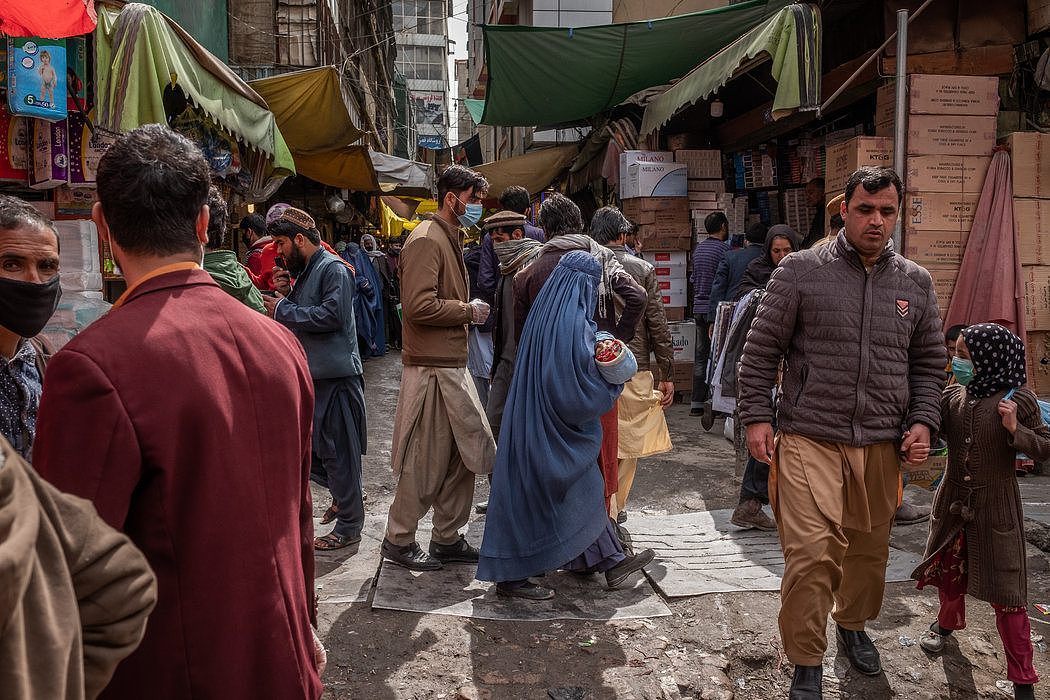 3月，在阿富汗喀布尔市中心的曼达维批发市场。