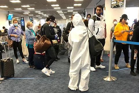 一名美国女子登上国内航班后，被眼前的场面惊着了