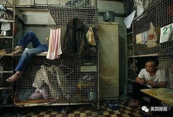 香港穷人的窒息生活：睡笼子，住垃圾堆，被富人疯狂吸血（组图） - 12