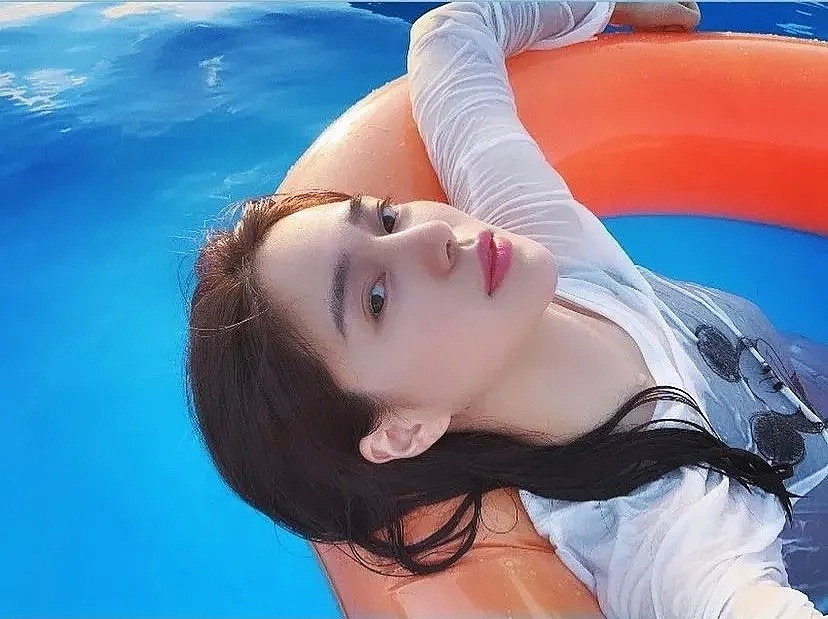【美女】韩国天然美女泳照爆红全网：Angelababy的颜，吉娜的53cm腰（组图） - 56
