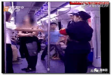 杭州地铁拒绝女性穿吊带进站引发爆议！怎么才算是暴露？（组图） - 73