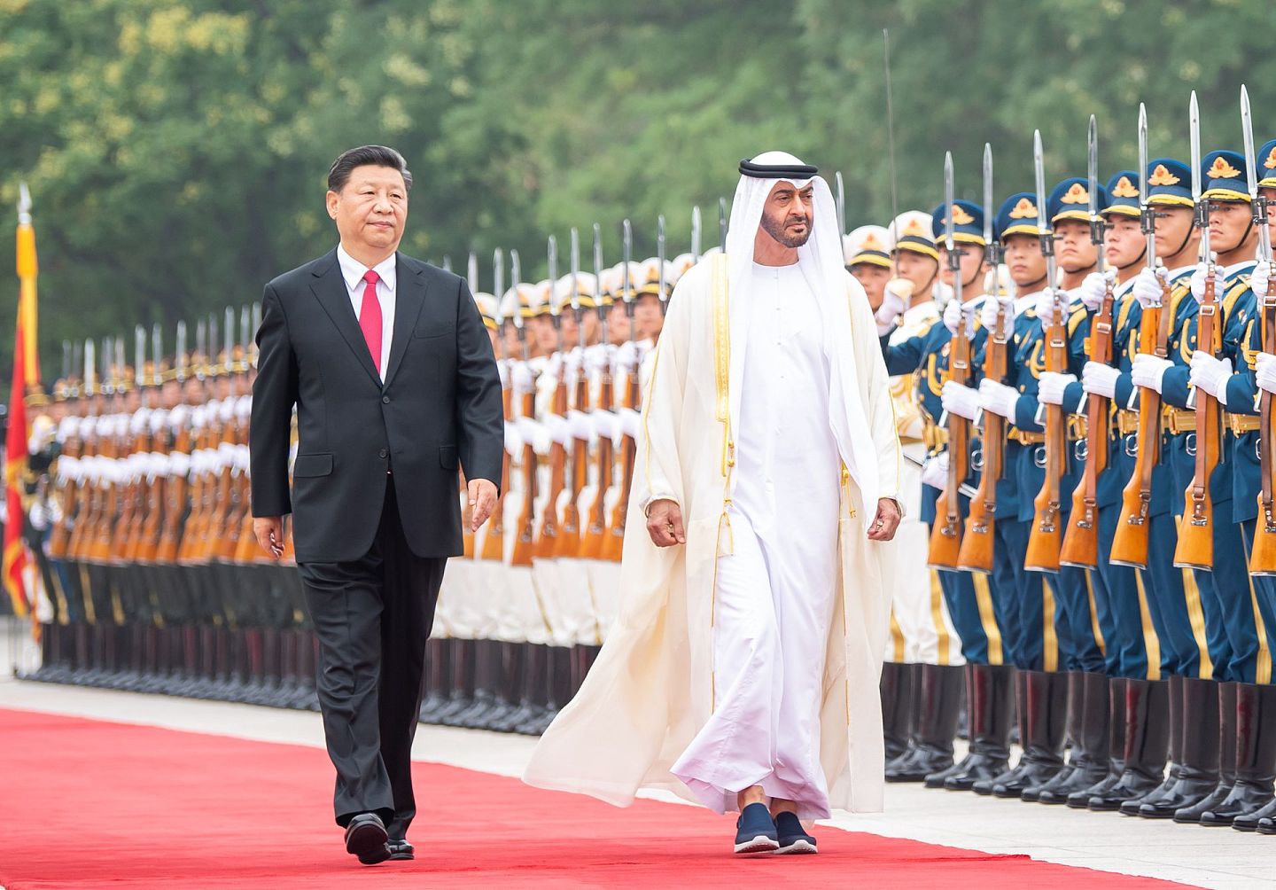 阿联酋长年是沙特附庸。图为阿联酋的阿布扎比王储穆罕默德·本·扎耶德·阿勒纳哈扬（Mohammed bin Zayed Al Nahyan）访问中国之景。（新华社）