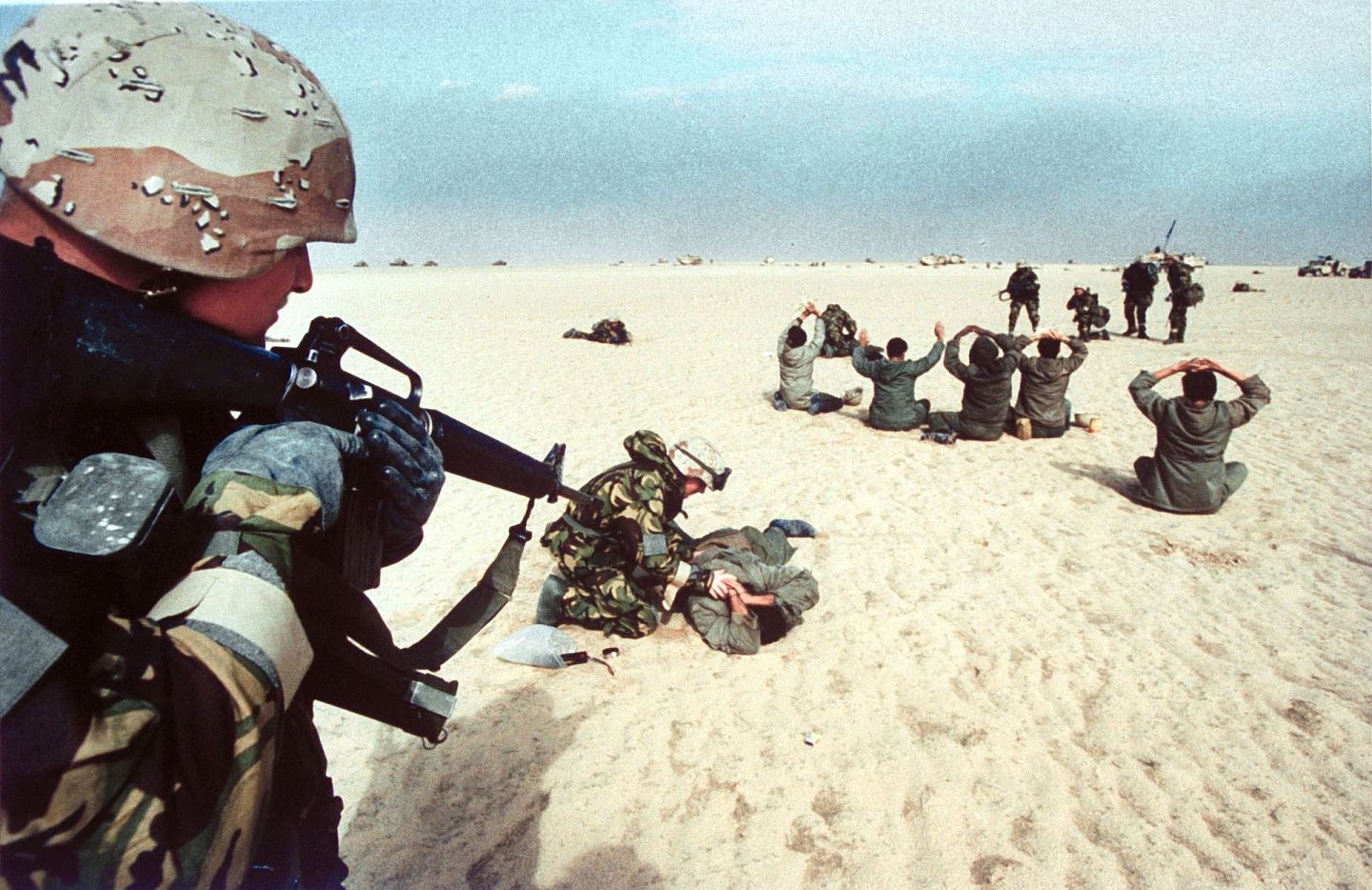 海湾战争令GCC集体安全梦碎。图为被美军俘虏的伊拉克士兵。（Getty）