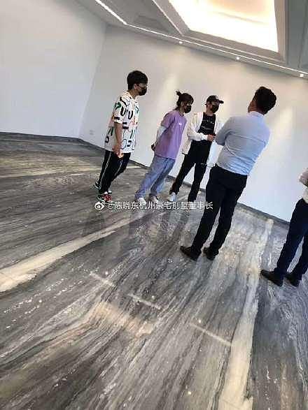 王思聪带女友看400平豪宅，均价6万比别墅贵，网友：不懂杭州楼盘