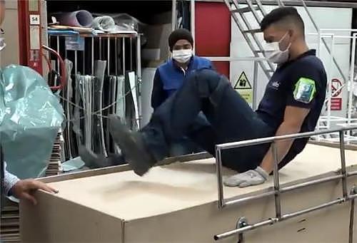 过于超前！哥伦比亚公司开发棺材版病床，患者去世可迅速折叠密封