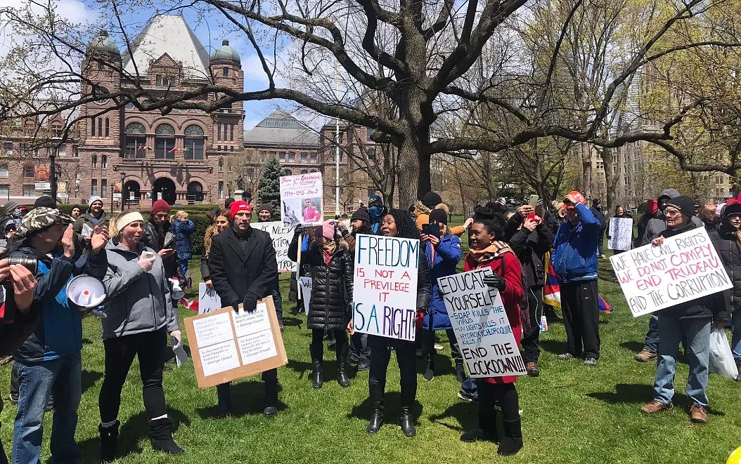 加拿大第三次游行示威！不戴口罩聚集，“不自由毋宁死，新冠是流感？反封城、特鲁多是罪人”（组图） - 6