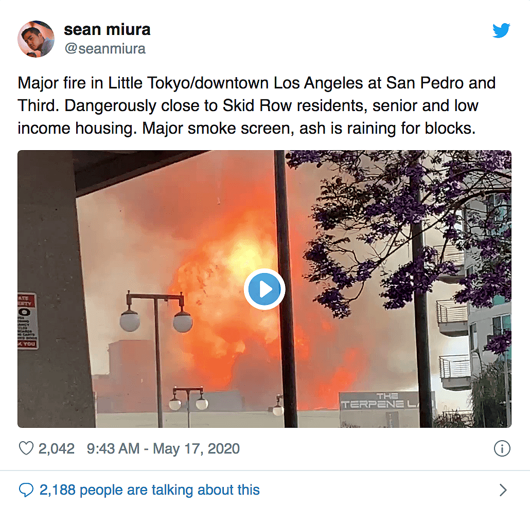 画面曝光！美国洛杉矶市中心突发爆炸，现场浓烟滚滚，初步原因已查明（视频/组图） - 7