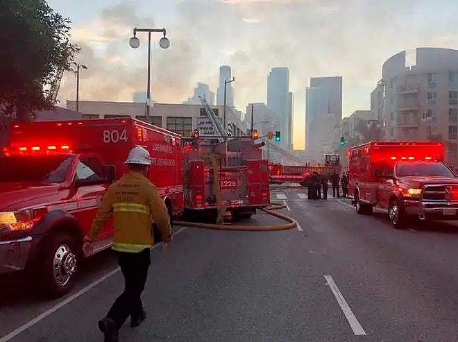 洛杉矶市中心发生连环爆炸! 多栋大楼起火 现场升起蘑菇云 原因令人愤怒!（组图） - 9