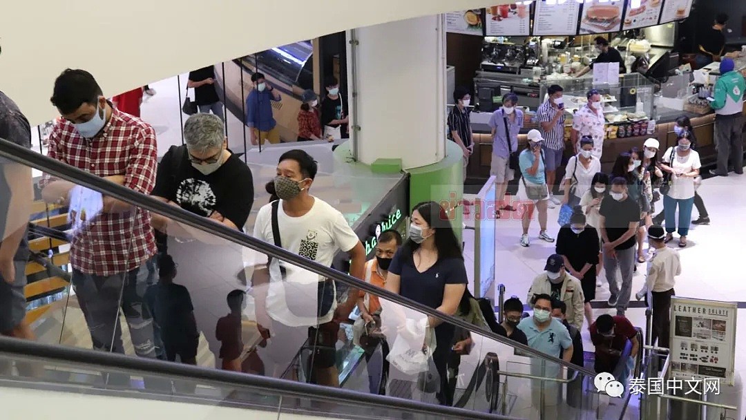 疯了！泰国商场解封第一天就“人满为患”，宜家商场也担心发生不雅视频事件，临时决定关闭（组图） - 8