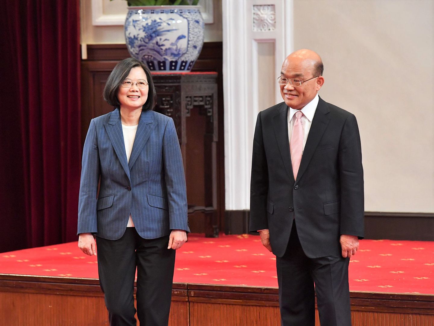 台湾总统蔡英文5月20日将开启第二任期。由于抗疫的成功，蔡英文和台湾行政院长苏贞昌民调都有上升。（中央社）