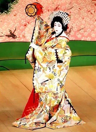 嫁给日本“国宝”做太太，这些女艺人背后的心酸故事又有谁人知（组图） - 4