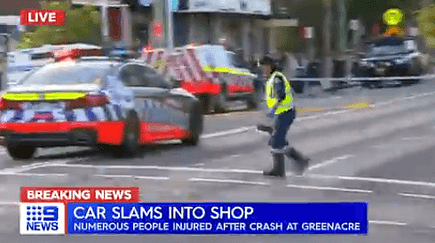 悉尼西南区发生重大车祸！小车冲入街边店铺，至少12人受伤（组图） - 4