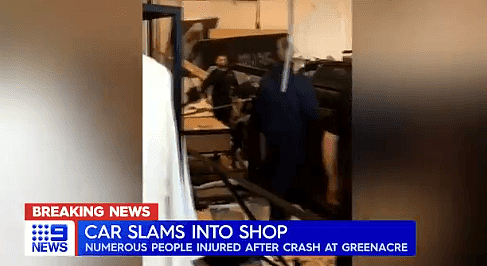悉尼西南区发生重大车祸！小车冲入街边店铺，至少12人受伤（组图） - 6