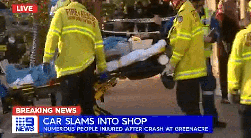 悉尼西南区发生重大车祸！小车冲入街边店铺，至少12人受伤（组图） - 9