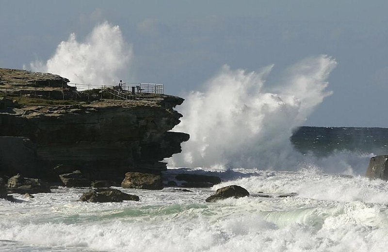 注意！悉尼Bondi海滩恐现三层楼高巨浪，未来4天这些事千万别做（组图） - 4
