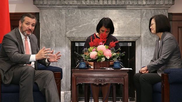 前美国共和党总统参选人，现参议员克鲁兹访台，会见台湾总统蔡英文，双方互称