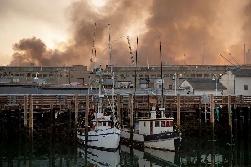 太可惜！名胜化灰烬，旧金山渔人码头凌晨起火到天明，蘑菇云犹如核弹爆发（视频/组图） - 19