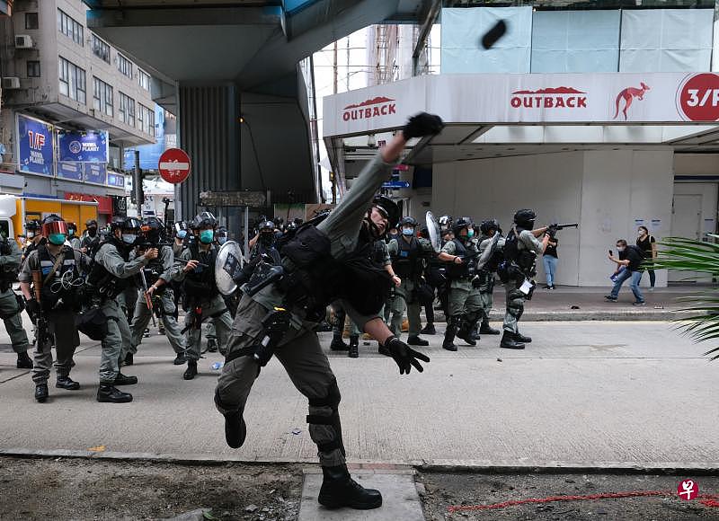 反“港版国安法”游行变冲突，港警封锁金钟道出动水炮车！（视频/组图） - 1