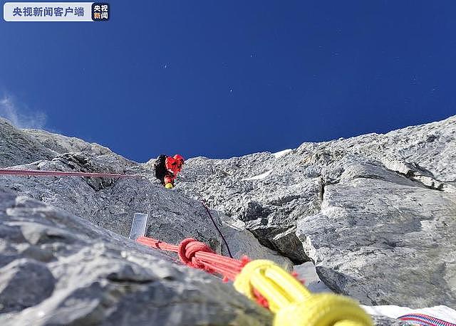 2020珠峰高程测量登山队向海拔8300米的营地进发