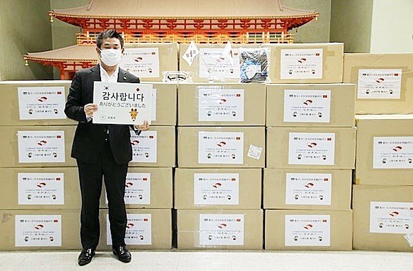 韩国市长捐日本抗疫物资被骂卖国 8万人请愿其下台