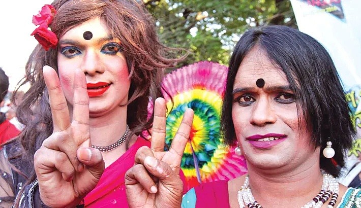 印度跨性别黑帮专门从事勒索工作，不给钱他们竟以露下体来威胁你（组图） - 2