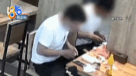中国一男子为讹钱竟在超市往罐头里放蛆！结果把自己恶心吐了…（视频/组图） - 2