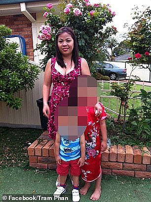 悉尼亚裔女涉兜售Coles失窃奶粉被捕！获保释后掩面痛哭（组图） - 2