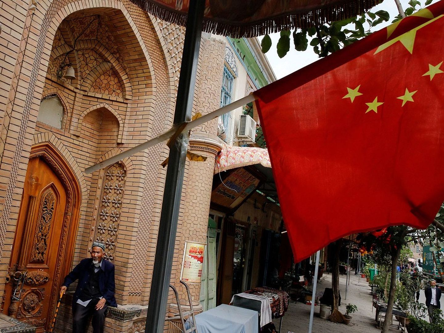 新疆形势错综复杂，因此中国政府采取不同方式对当地进行维稳。（Reuters）
