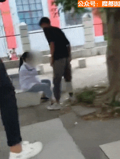 猛踢头、狠踹脸、往死里打…云南女生被围殴案件轰动全中国（组图） - 8