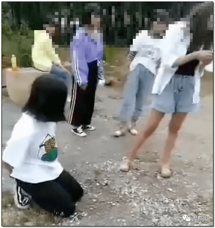 猛踢头、狠踹脸、往死里打…云南女生被围殴案件轰动全中国（组图） - 33