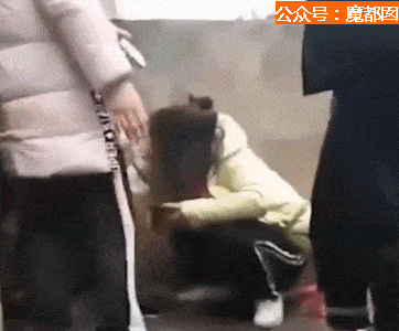 猛踢头、狠踹脸、往死里打…云南女生被围殴案件轰动全中国（组图） - 57