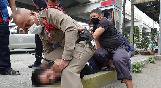 当街杀死黑人的美国警察，让部分泰国网民生出了“羡慕”的恶念...（视频/组图） - 21