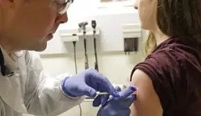 美国志愿者接种疫苗后，疼痛发烧晕厥，一检查发现…（图） - 3
