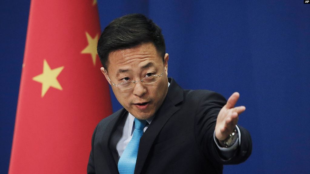 中国外交部新任发言人赵立坚在例行记者会上发言。（2020年2月24日）