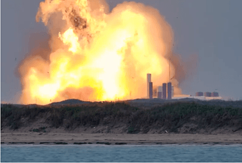 马斯克SpaceX星际飞船原型机测试后猛烈爆炸！特朗普白兴奋了（视频/组图） - 2