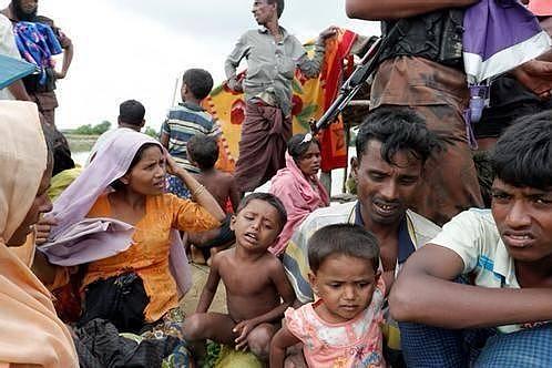 因疫情无法靠岸，孟加拉难民船变“地狱”，不断有尸体被扔下船