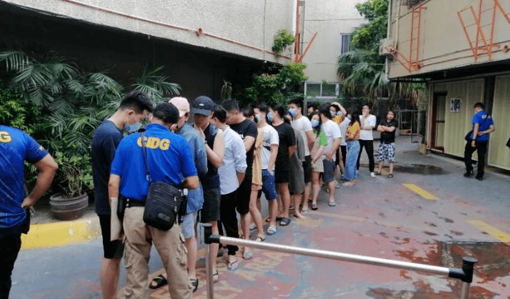 菲律宾警方逮捕90名中国人：涉嫌网络赌博犯罪，还违反隔离规定（组图） - 1