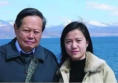 她28岁时就嫁给了82岁著名的华裔物理学家，这15年都经历了什么？如今成这般模样...（组图） - 22