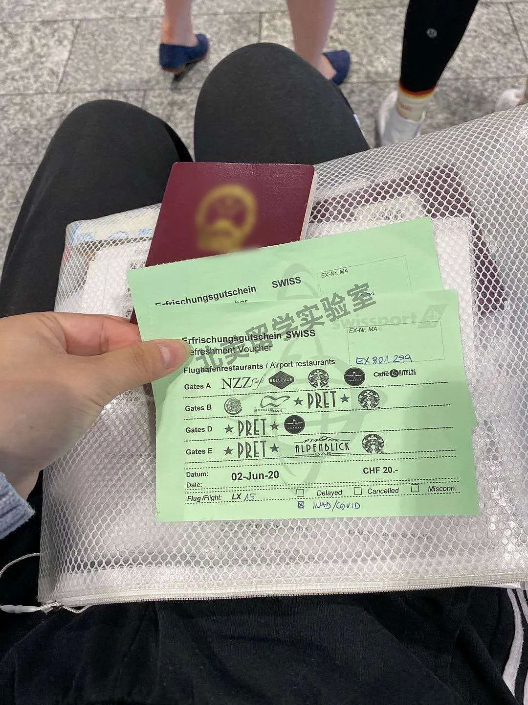 心酸！22名留学生滞留苏黎世机场，他们同时举出了中国护照！（组图） - 8