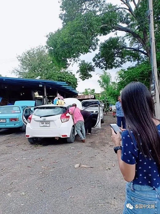 太吓人了！美女开车时遭遇惊魂一幕，竟然有一条蛇从空调出风口钻出来（组图） - 2